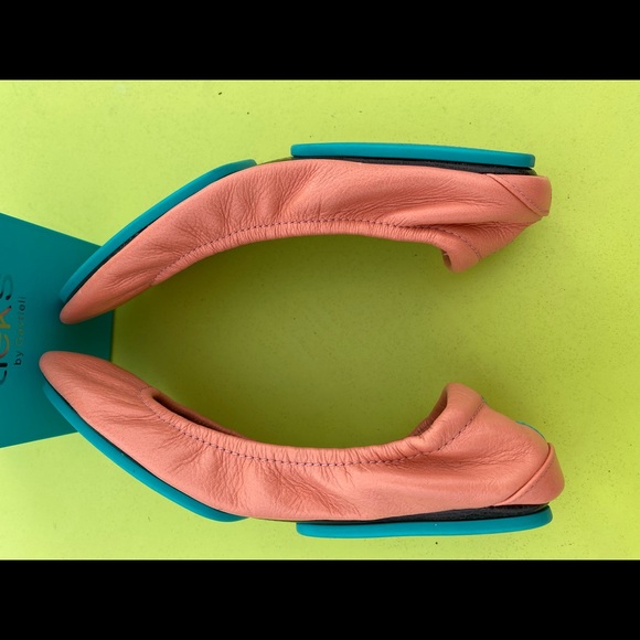 Peach Poppy Tieks! Sz 6. Worn twice but with some scuffs. Sold out online - Picture 5 of 10